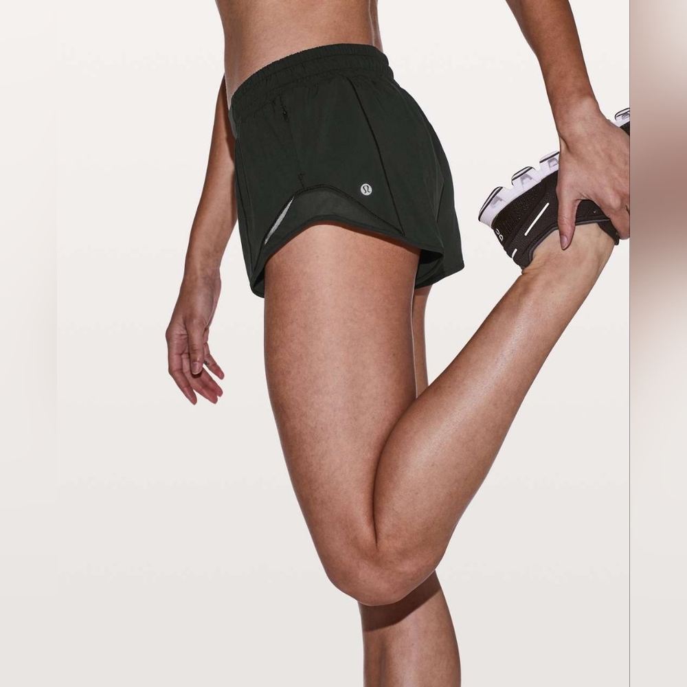Lululemon Hotty Hot Shorts 2.5"
